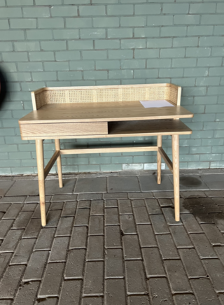 Araxi bureau, Kave Home, 105×62 cm